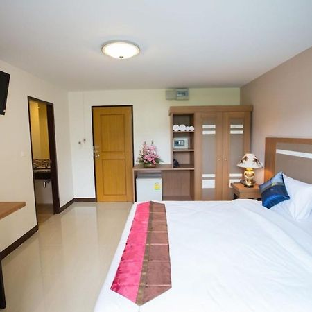 Patong V Hotel 外观 照片